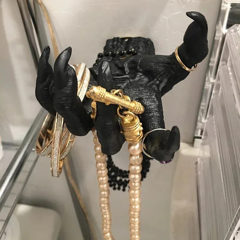 Statue a Forma di Mano di Stre - Resin Art Hanging recensione e prezzo