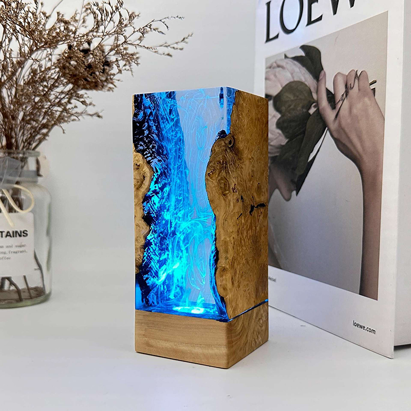 Lampada da Tavolo in Resina a  - Resin Art Resin recensione e prezzo