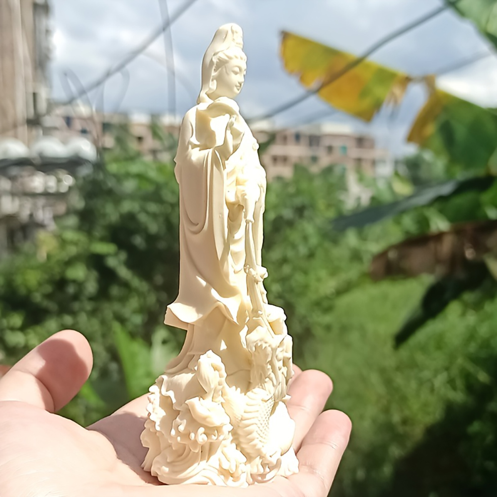 Statua di Buddha Guanyin in Re - Resin Art Aesthetic recensione e prezzo